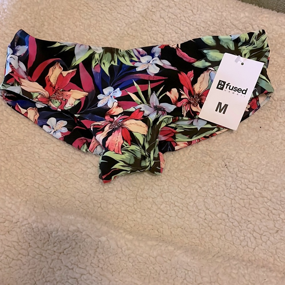 NWT Fused Hawaii bikini bottom